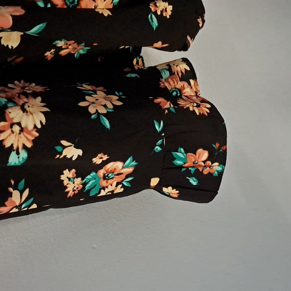 Floral Romper - Picture 3 of 5
